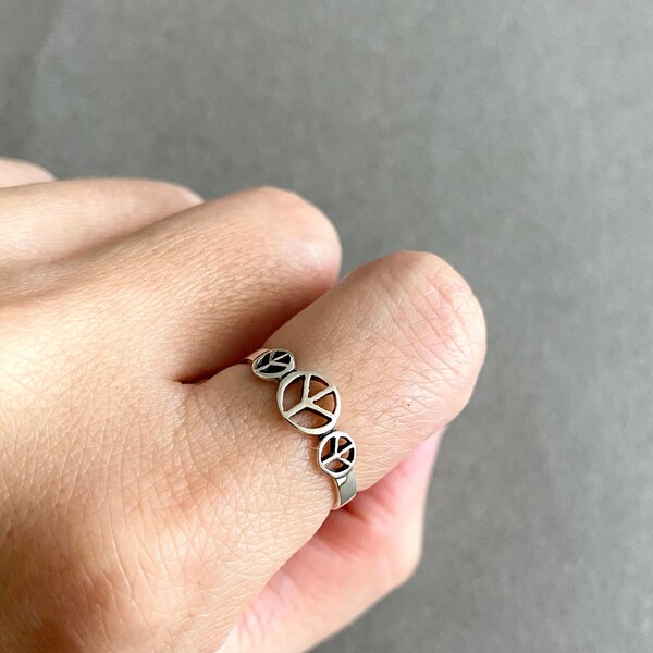 Silver Tiny Peace Sign Ring Type A - Sterling Silver [R1042]