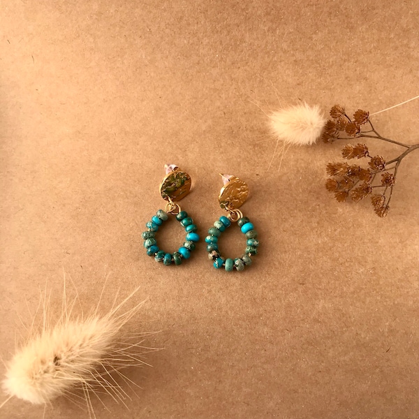 Boucles d’oreilles puce en perles et acier inoxydable doré, cadeau femme, vert bleu, pour l’été