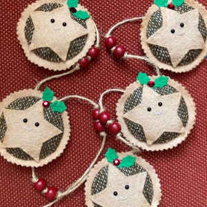 Traditional Mince Pie Christmas Garland Bunting Cute Rustic Decoration