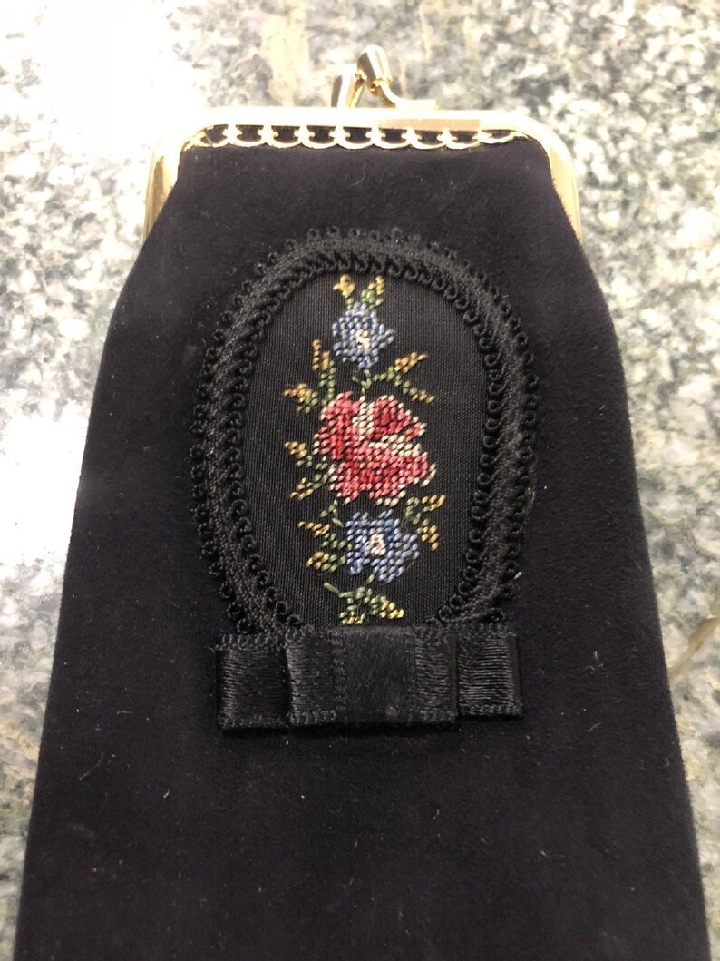 Black Velvet Cross Stitched Floral Design Eye Glass Case Kisslock Closure VTG
