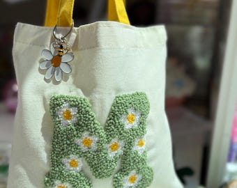 DIY Monogrammed Punch Needle Taschenset - Daisy Letter Design