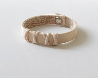 Bracelet En Pointe (réversible, recyclé, cuir, satin, bracelet issu de pointes usagées ; fabriqué à New York)