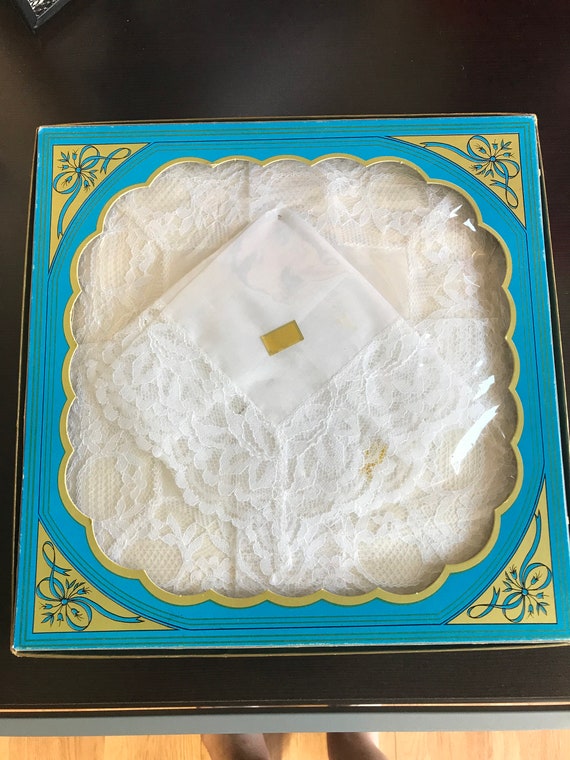 Vintage White Lace Handkerchiefs - image 1