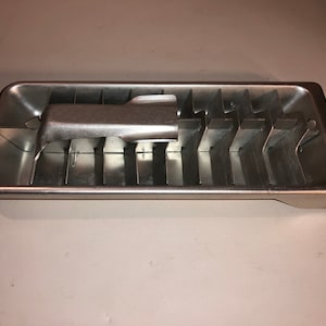 Vintage Aluminum Metal 20 Cube Ice Cube Tray