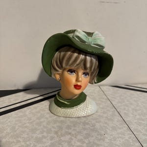 Napcoware Lady Head Vase in Green
