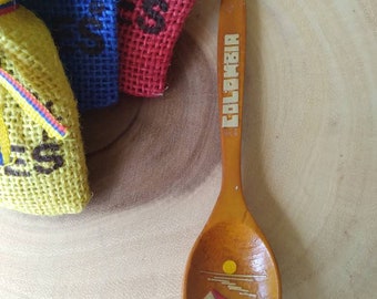 Colombian magnet, tamo magnet, Artesian colombian Art, medellin,unique magnets, pasto, folkloric beans, bogota, wood spoon,COL, multicolored