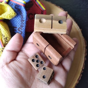 Wood Dices, Artesania colombianas, colombian Art, medellin, parques, mini dices, folkloric beans, miniatures, collector, small dice,dados, d