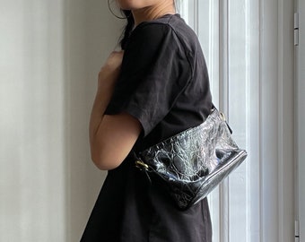 y2k black reptile texture shoulder bag / faux leather