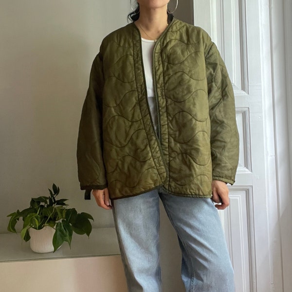 vintage army green quilted liner jacket / NO buttons /  unisex / ultra lightweight bomber / size M L