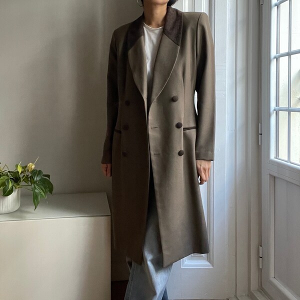 90s minimal fitted brown blazer dress / double breasted, shoulder pads, pockets / size 6