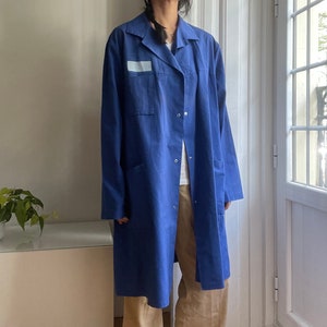 women&#39;s cobalt blue chore coat/ snap buttons / fits like XL / pit to pit 25.5“