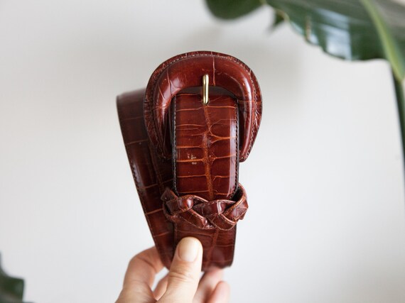 Size S-M / vintage burgundy brown croc leather bel