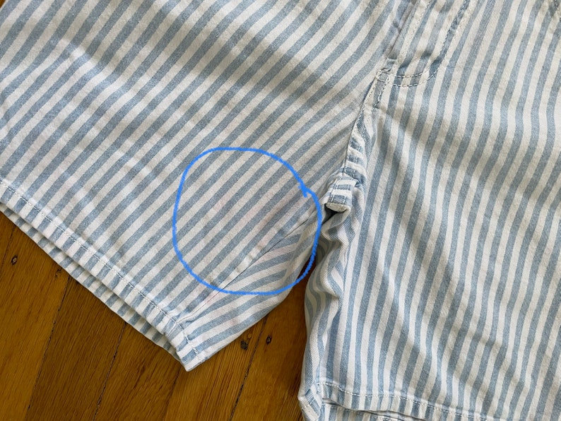 waist 29.530 / 90s GUESS blue white pin striped high waisted bermuda shorts / made in USA / fits like 8 or M 画像 5