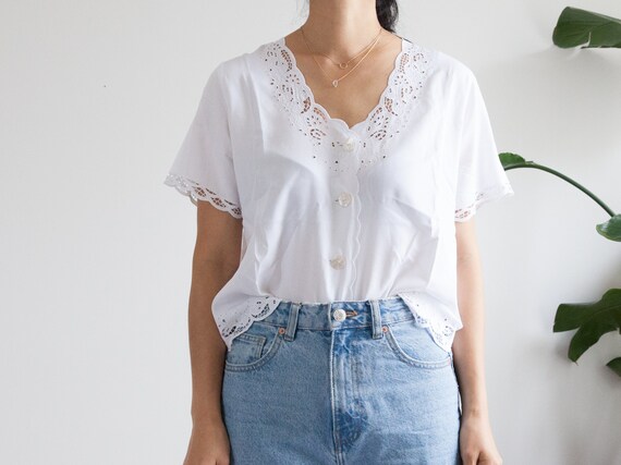 white eyelet peasant short sleeve blouse / romanti