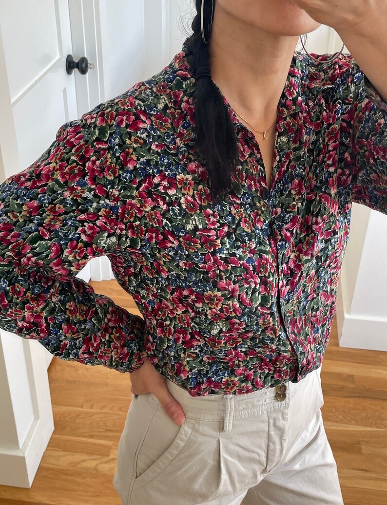 vintage floral short sleeve top / fits like small image 2