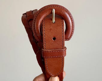 Size M / 29.5"-31.5"  / vintage brown woven braided leather belt / high waist belt