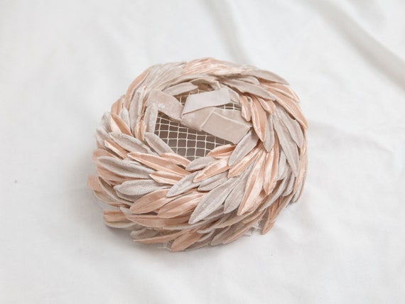 Vintage rose pink hat velvet feathers / millinery