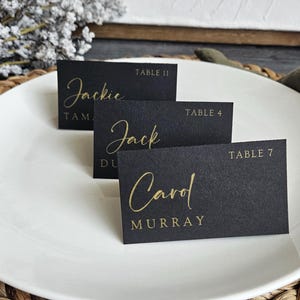Marque-places pour mariage personnalisés en encre métallique dorée avec numéros de table et noms d'invités personnalisés - Lot de 12
