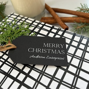 Korporativer Feiertags-Anhänger, frohe Weihnachten Geschenk-Anhänger, personalisierte Familien-Tags, handgemachter Urlaub Geschenkanhänger, schwarz-weiß gedruckter Anhänger, 2025
