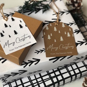 Etichette di Natale minimali, etichette regalo moderne con alberi di pino, etichette regalo fatte a mano per le feste, etichette di Natale nordico - set da 8 etichette stampate
