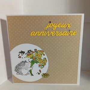 Carte artisanale "Joyeux Anniversaire" Hérisson et fleurs