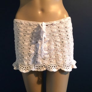 Handgemaakte witte strandfestival bikini cover-up rok