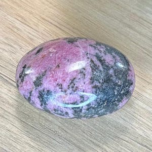 Pink Rhodonite Palm Stone Pink Rhodonite Pocket Stone Rhodonite Gemmy Pink Rhodonite Palm Stones Rhodonite Crystal Hot Pink Rhodonite
