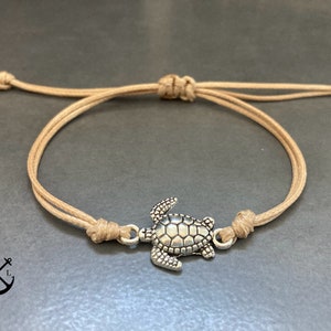 Schildpad lichtbruine armband - uniseks waxkoordarmband - minimalistische armband strandarmband heren dames macramé
