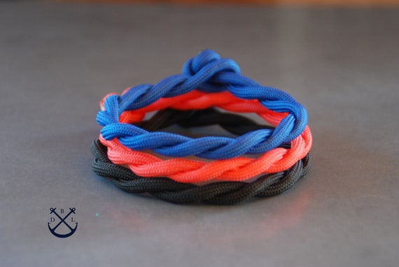 Simple KNOT Paracord Bracelet, Mens Womens Wristlet, Knotted