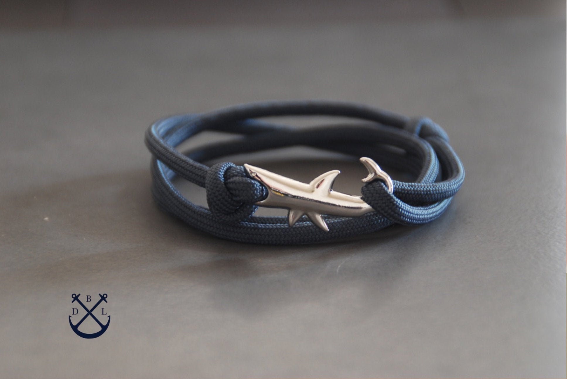 Gift Shark Bracelet Paracord Handmade Rope Bracelet for Him Couple Bracelets for Family Fish Bracelet for Outdoors Bracelet for Him and Her