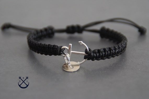 Bracciale macramè con ancora nera: gioielli estivi con vestibilità regolabile - Italia