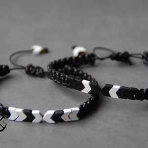Pulseras de pareja Pulseras de cuentas de flecha en blanco y negro - Juego de 2 pulseras de cordón encerado - Pulseras para él y para ella Pulseras a juego para hombres y mujeres