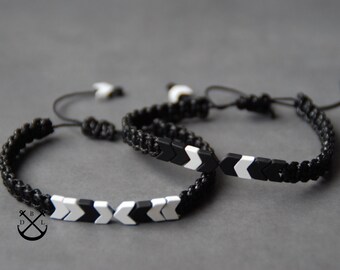 Paar Armbänder Schwarz und Weiß Pfeil Perlenarmbänder - Set mit 2 Gewachste Schnur Armbänder - Sein Her Armband Passende Armbänder Männer Frauen
