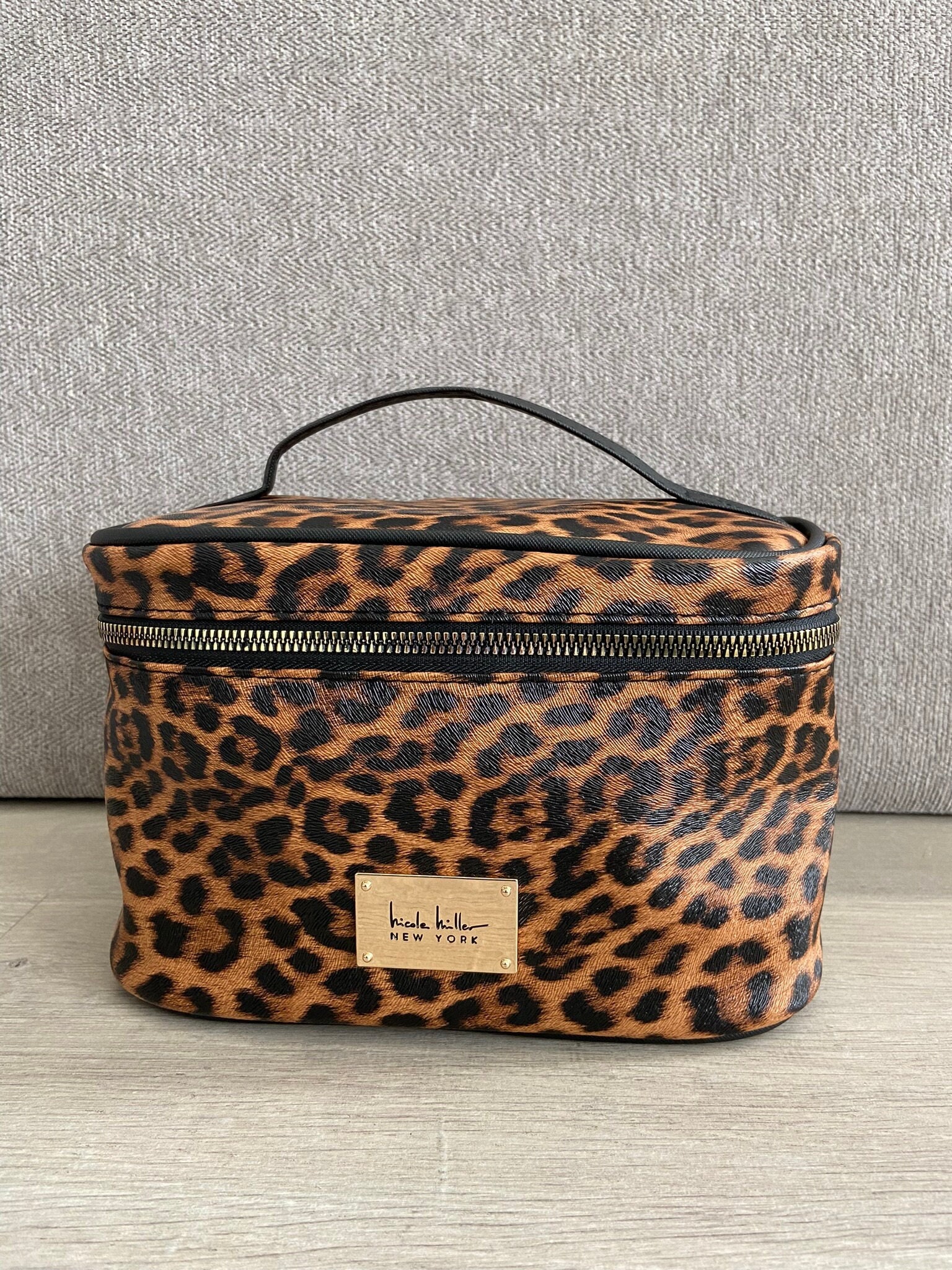 Victorias Secret VS Makeup Cosmetic Case Bag Leopard/Cheetah Print