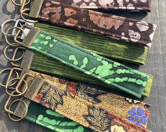 Batik Print Key Fob Wristlet | Tie Dye Cotton Keychain Lanyard | Antique Keychain Clasp