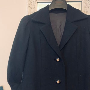 70er-Jahre-Vintage-Mantel, schwarzer Knopfleiste, Midi-Länge. Schwarzer Mantel, Vintage-Mantel, Aline-Vintage-Mantel, 1970er-Jahre-Mantel, Vintage-Kleidung, Jackenmantel Bild 5