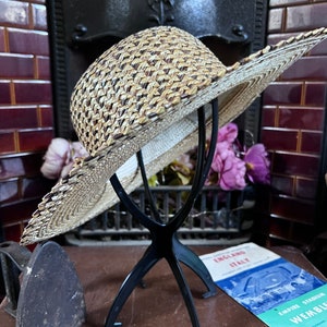 Vintage Hat., Straw wide brim, Vintage Style hat,  1980s does 1940s  Canopy Brim Summer Sun Hat 1980’s Tilt Hat , 40’s wide brim straw Hat,