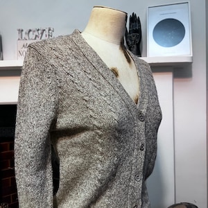 Vintage beige Cardigan long sleeve cardigan cable knit cardigan, vintage, knitwear, vintage vest, 70s cardigan beige cardigan pockets wool