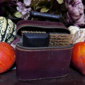 Gents Vintage, Set da toeletta, Custodia in pelle, Viaggio vintage, Set di spazzole, Set da toeletta vintage per uomo, Spazzola, Bottiglie, Contenitori, Anni '40
