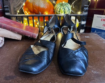 1970s Vintage Black Leather Shoes UK6.5 Vintage Mary Jane - Vintage Black Leather Shoes, 1970s synthetic sole low heel black Vintage shoes