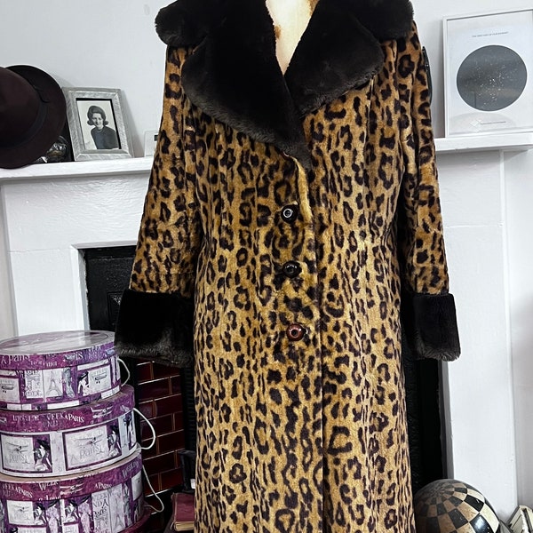 Vintage 1970s Astraka Wildlife Leopard Faux Fur Coat,  Vintage Faux Fur Coat 70s Fur Coat WWF Fur Coat