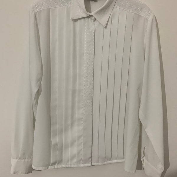 White Vintage Blouse semi sheer Button Through Boxy long Sleeves Shirt - Size 14, vintage blouse, vintage shirt, vintage top, womens vintage
