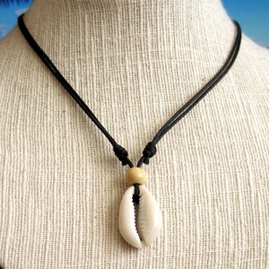 Cowrie shell necklace Boho minimalist Unisex surfers necklace adjustable coconut wood bead summer necklace cowry pendant CHOOSE BEAD COLOR