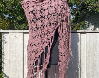 Crochet pattern - shawl in trible treble crochet