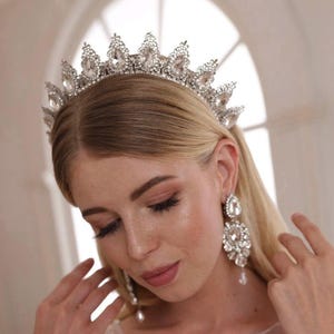 Bridal Tiara Silver Tiara Crystal Bridal Crown Wedding Tiara Wedding Hair Accessory Wedding Headpiece Bridal Hairpiece