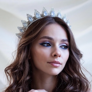 Krone Farbe sapphire Braut Tiara Silber Tiara Kristall Brautkrone Hochzeit blau Tiara Hochzeit Haarschmuck Braut blau Krone