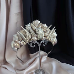 Couronne de sirène dorée