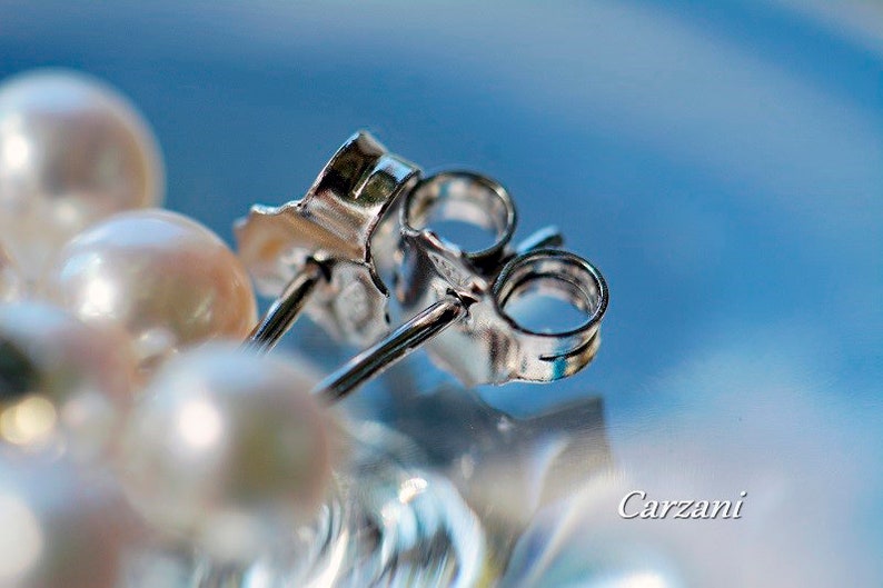 Natural saltwater Akoya pearls Akoya pearls Pearl stud earrings set on sterling silver ear posts