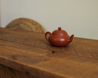 Handmade Pear Shape Zhao Zhuang Zhu Ni Clay Teapot