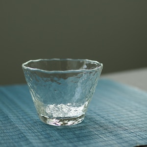 Tazza da tè in vetro martellato Solo